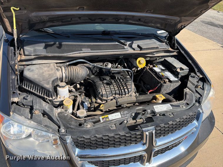 image for item MZ9757 2017 Dodge Grand Caravan van