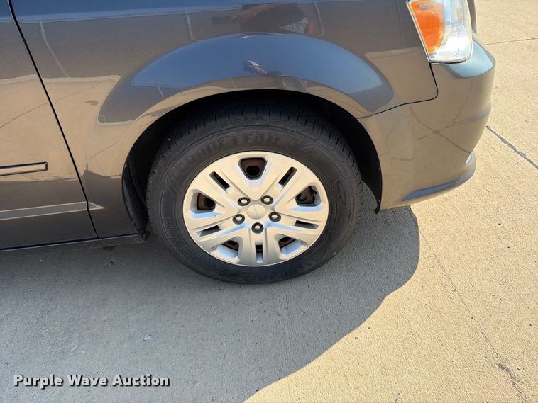 image for item MZ9757 2017 Dodge Grand Caravan van