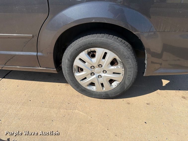 image for item MZ9757 2017 Dodge Grand Caravan van