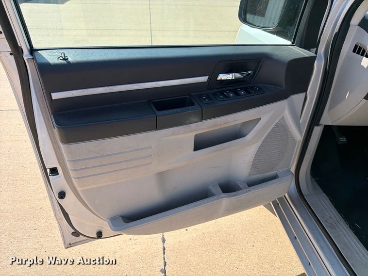 image for item MZ9758 2008 Dodge Grand Caravan van