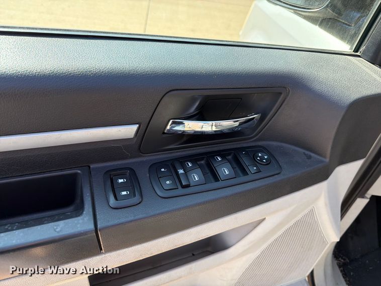 image for item MZ9758 2008 Dodge Grand Caravan van