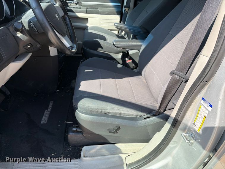 image for item MZ9758 2008 Dodge Grand Caravan van