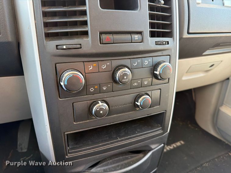 image for item MZ9758 2008 Dodge Grand Caravan van