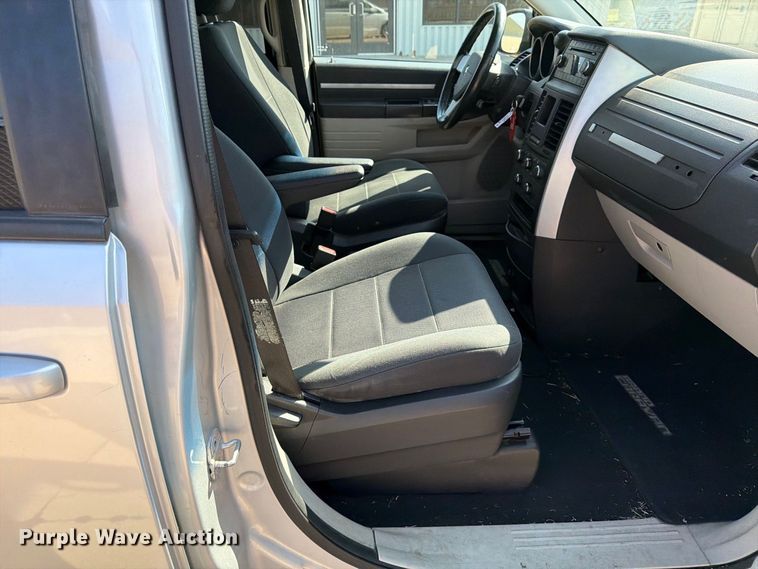 image for item MZ9758 2008 Dodge Grand Caravan van