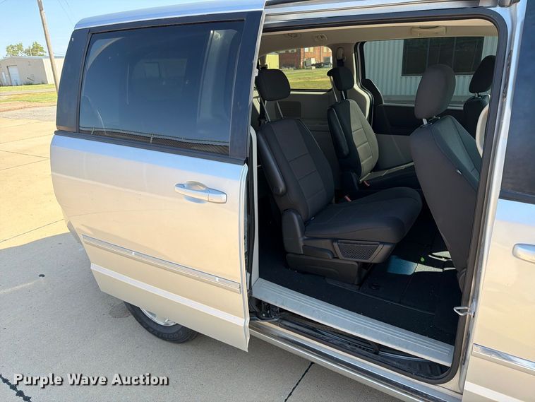 image for item MZ9758 2008 Dodge Grand Caravan van