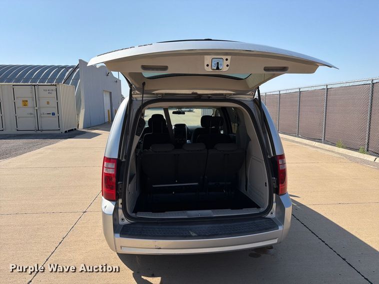 image for item MZ9758 2008 Dodge Grand Caravan van