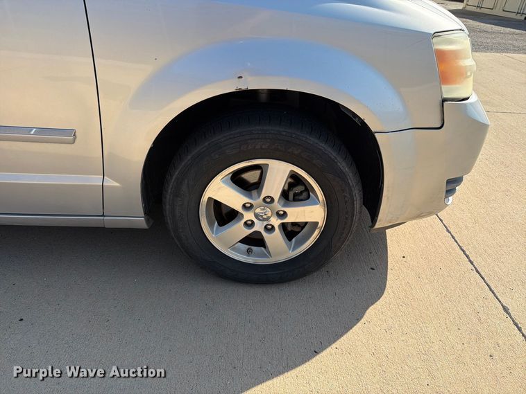 image for item MZ9758 2008 Dodge Grand Caravan van