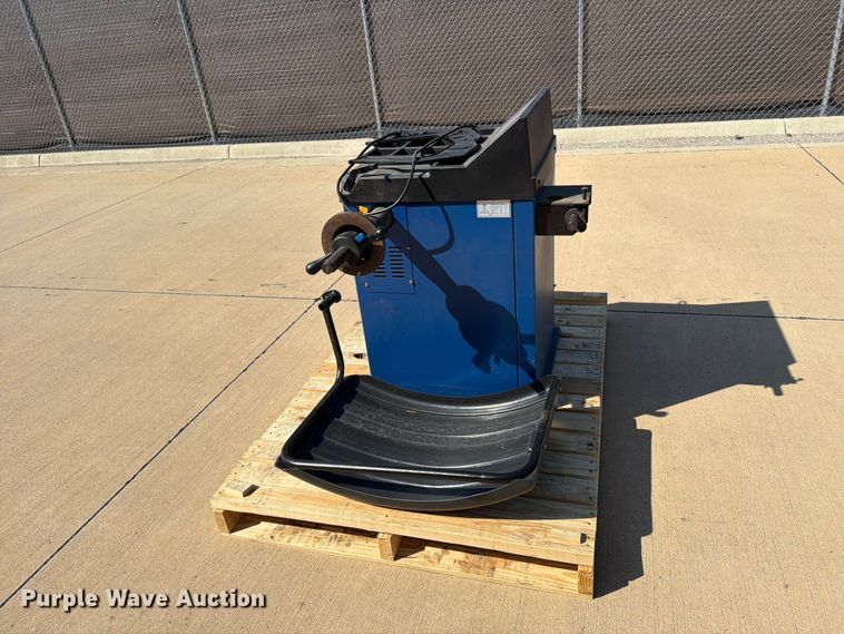 image for item MZ9763 2016 Hauvrex HW9100 wheel balancer