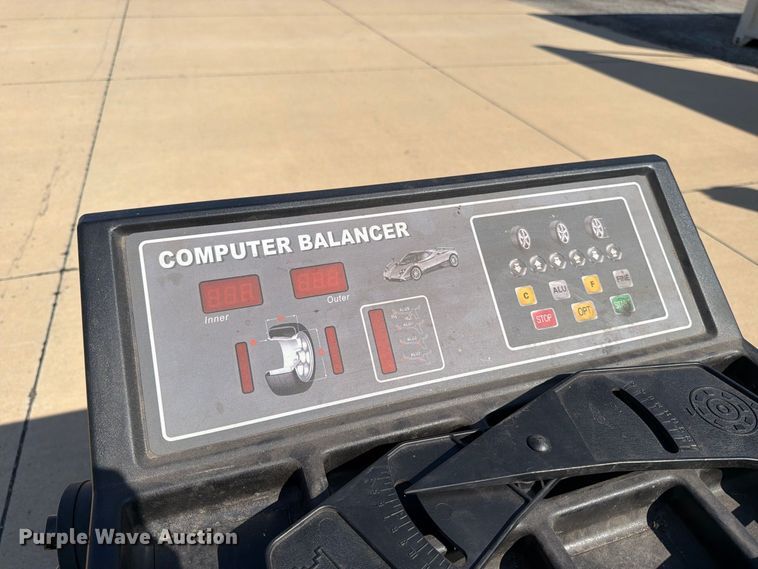 image for item MZ9763 2016 Hauvrex HW9100 wheel balancer