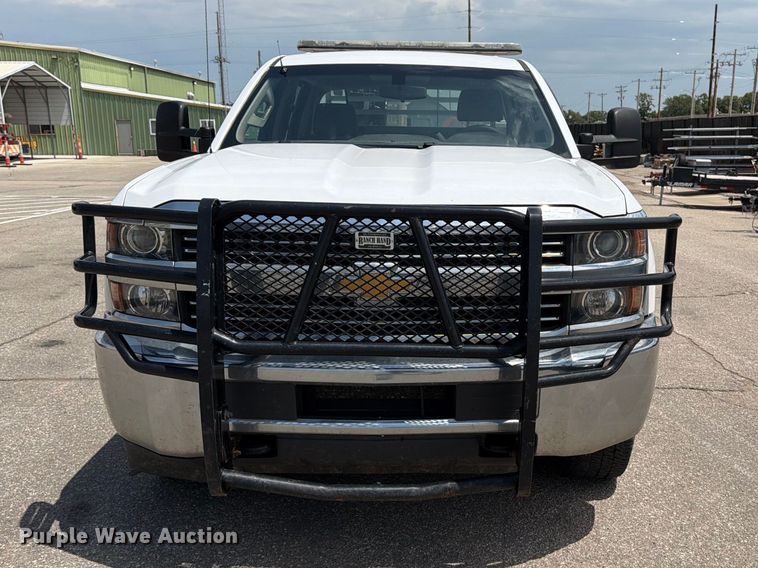 image for item MZ9824 2015 Chevrolet Silverado 3500HD Crew Cab utility bed pickup truck