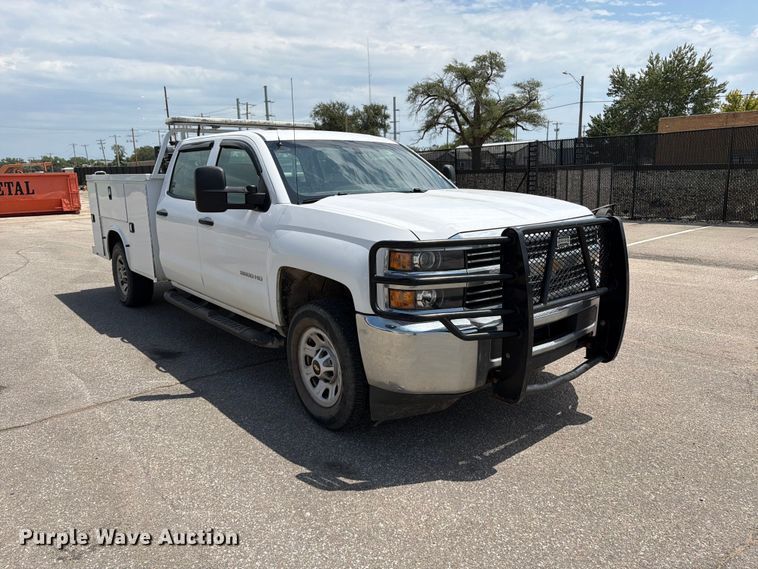 image for item MZ9824 2015 Chevrolet Silverado 3500HD Crew Cab utility bed pickup truck