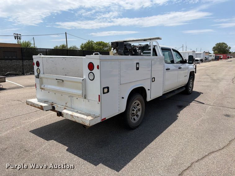 image for item MZ9824 2015 Chevrolet Silverado 3500HD Crew Cab utility bed pickup truck