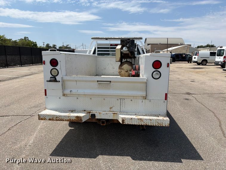 image for item MZ9824 2015 Chevrolet Silverado 3500HD Crew Cab utility bed pickup truck