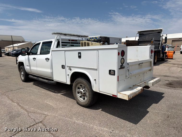 image for item MZ9824 2015 Chevrolet Silverado 3500HD Crew Cab utility bed pickup truck