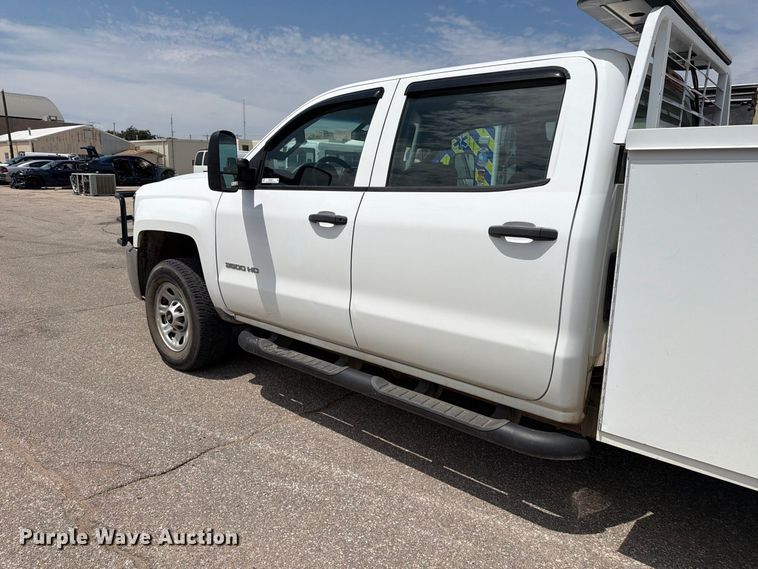 image for item MZ9824 2015 Chevrolet Silverado 3500HD Crew Cab utility bed pickup truck