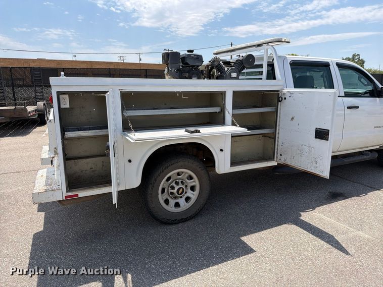 image for item MZ9824 2015 Chevrolet Silverado 3500HD Crew Cab utility bed pickup truck