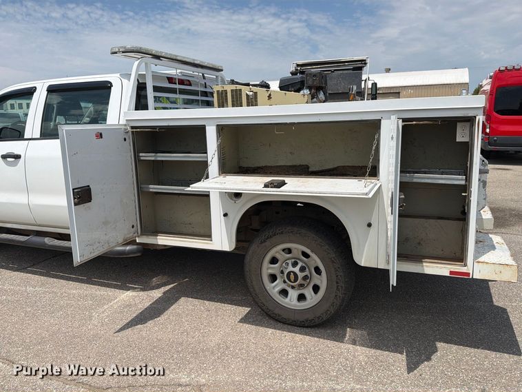 image for item MZ9824 2015 Chevrolet Silverado 3500HD Crew Cab utility bed pickup truck