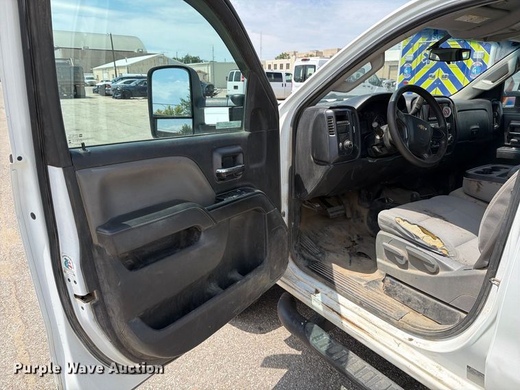 image for item MZ9824 2015 Chevrolet Silverado 3500HD Crew Cab utility bed pickup truck