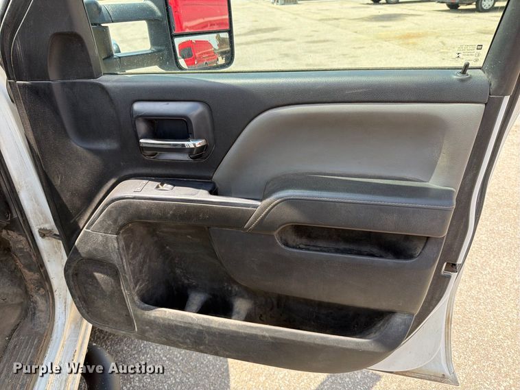 image for item MZ9824 2015 Chevrolet Silverado 3500HD Crew Cab utility bed pickup truck