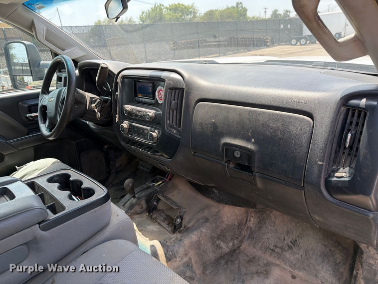 image for item MZ9824 2015 Chevrolet Silverado 3500HD Crew Cab utility bed pickup truck