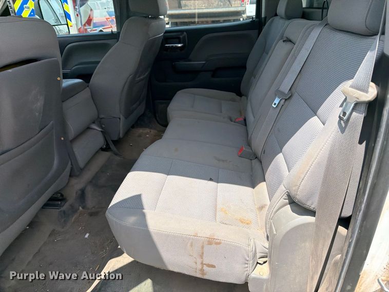 image for item MZ9824 2015 Chevrolet Silverado 3500HD Crew Cab utility bed pickup truck