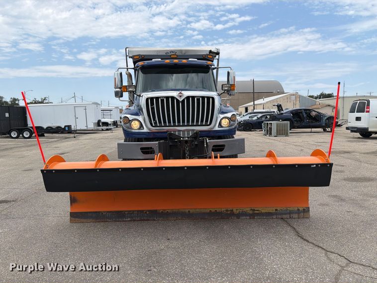 image for item MZ9825 2011 International 7400 dump truck