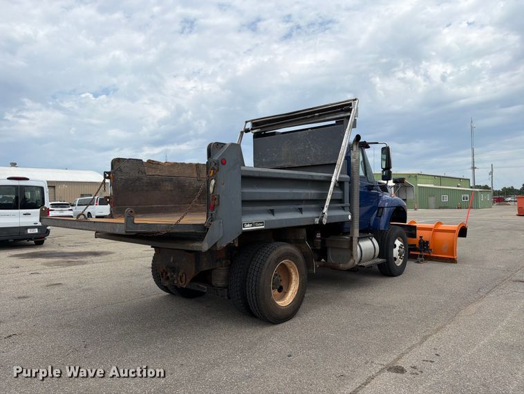 image for item MZ9825 2011 International 7400 dump truck