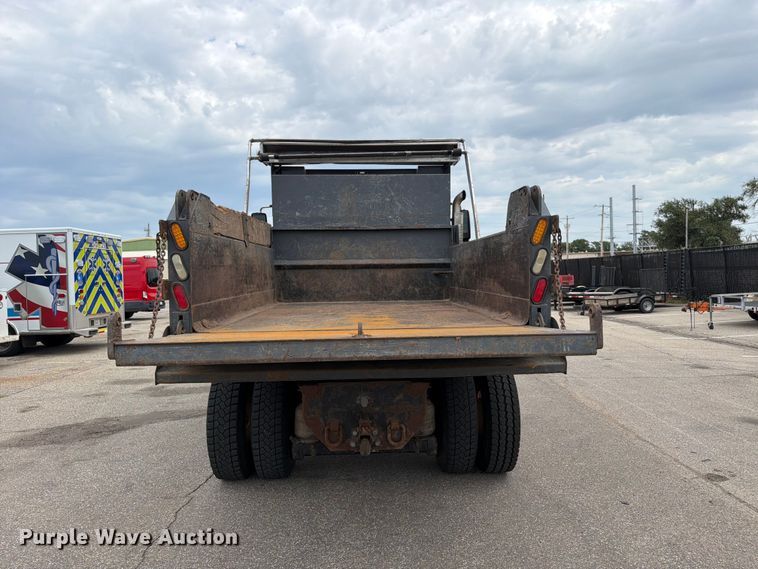 image for item MZ9825 2011 International 7400 dump truck