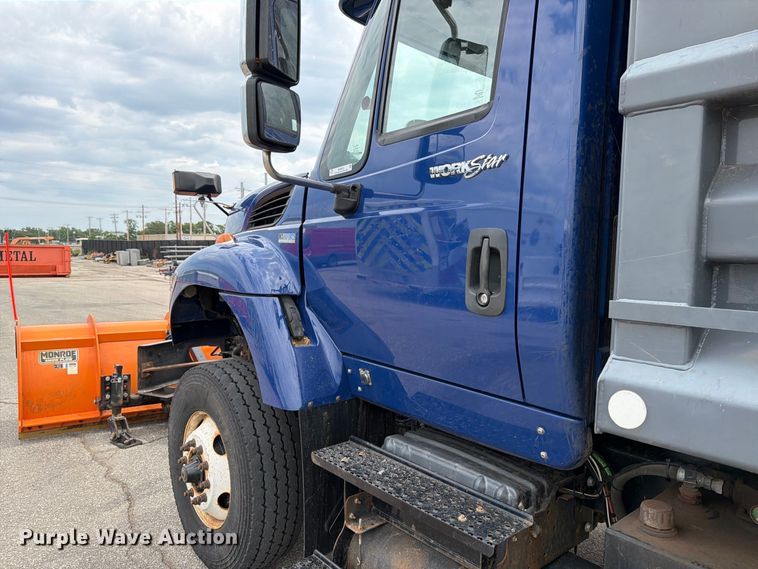 image for item MZ9825 2011 International 7400 dump truck