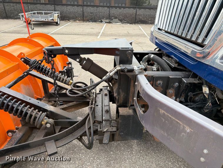 image for item MZ9825 2011 International 7400 dump truck