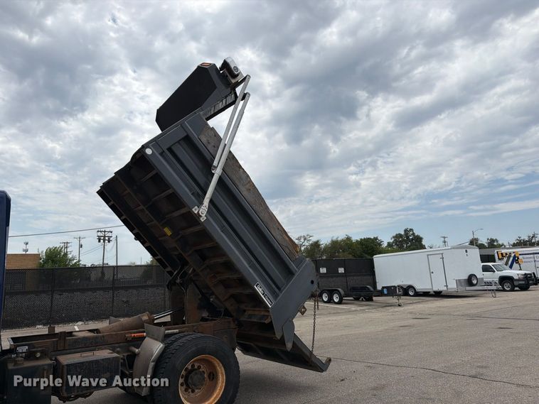 image for item MZ9825 2011 International 7400 dump truck