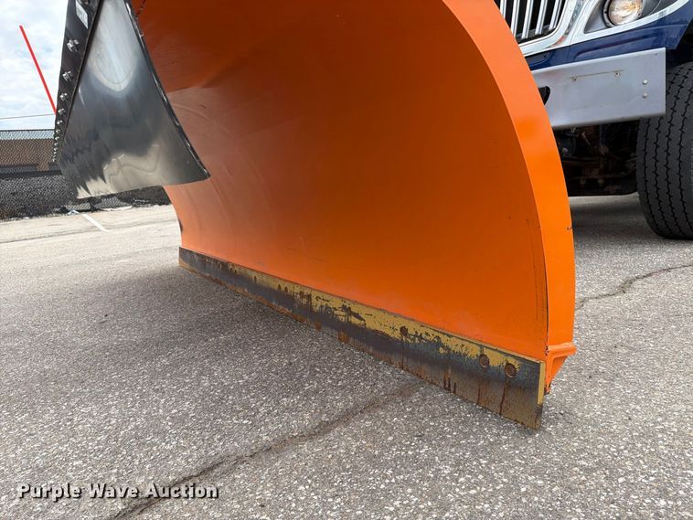 image for item MZ9825 2011 International 7400 dump truck