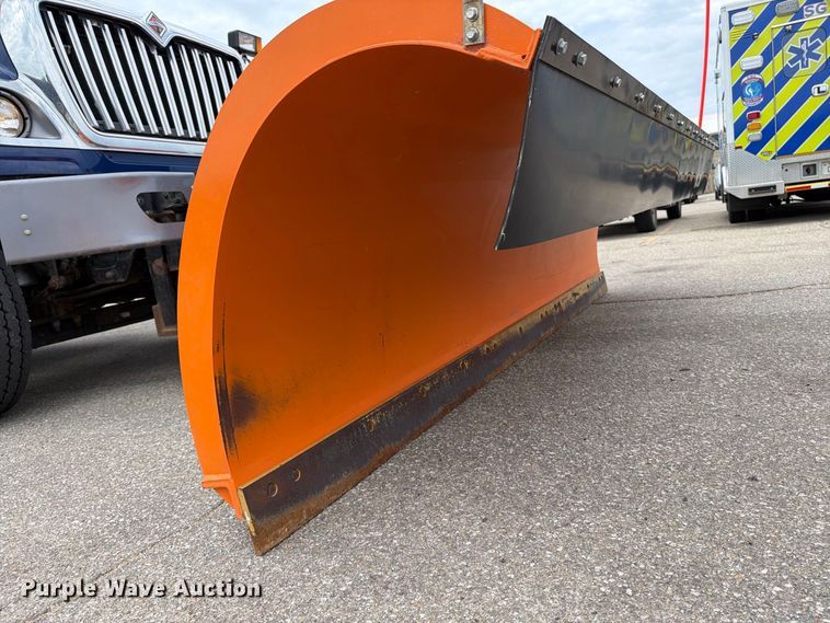 image for item MZ9825 2011 International 7400 dump truck
