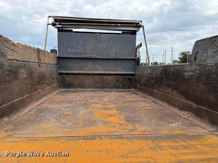 image for item MZ9825 2011 International 7400 dump truck