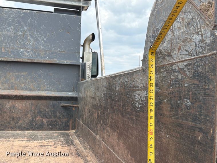 image for item MZ9825 2011 International 7400 dump truck