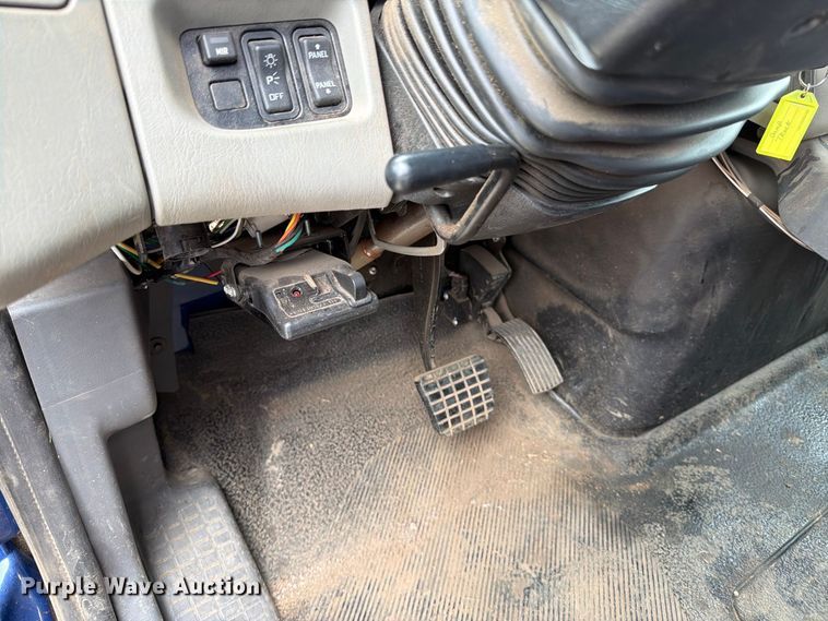 image for item MZ9825 2011 International 7400 dump truck