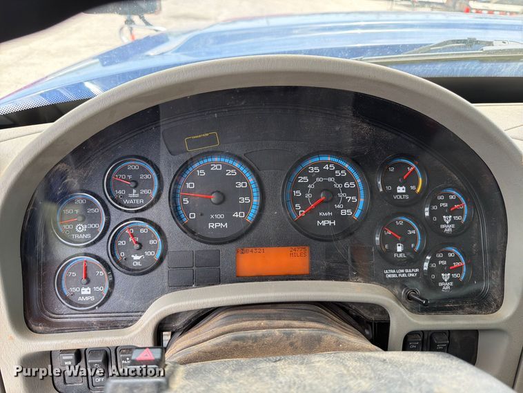 image for item MZ9825 2011 International 7400 dump truck