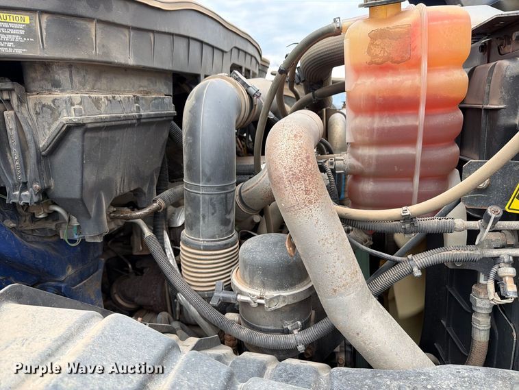 image for item MZ9825 2011 International 7400 dump truck