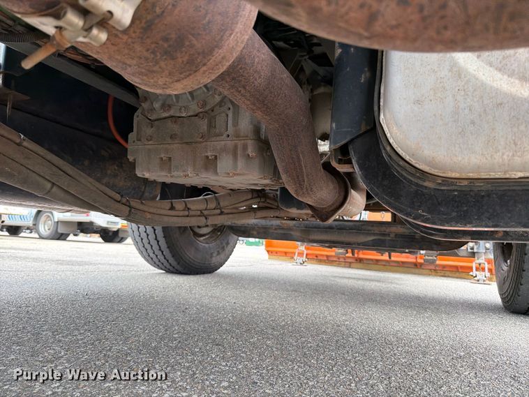 image for item MZ9825 2011 International 7400 dump truck