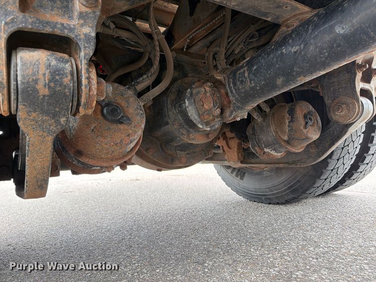 image for item MZ9825 2011 International 7400 dump truck
