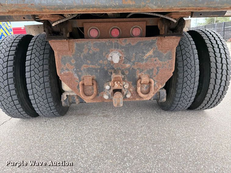 image for item MZ9825 2011 International 7400 dump truck