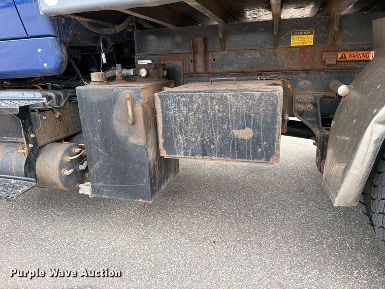 image for item MZ9825 2011 International 7400 dump truck