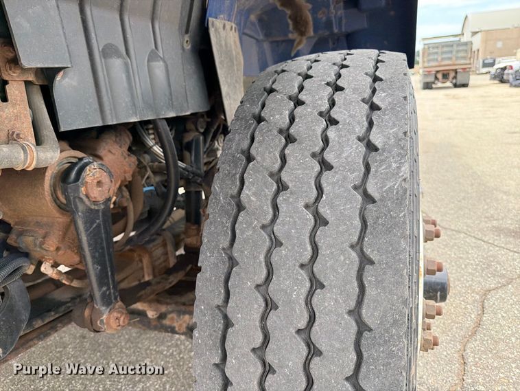 image for item MZ9825 2011 International 7400 dump truck