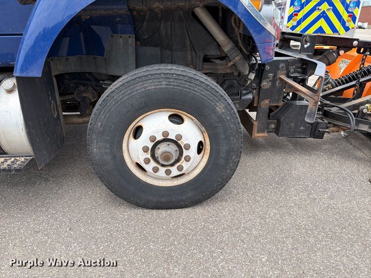 image for item MZ9825 2011 International 7400 dump truck