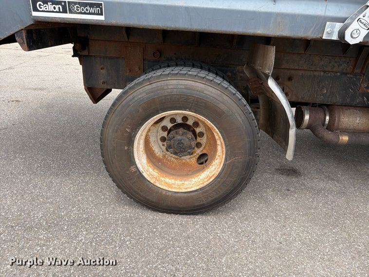 image for item MZ9825 2011 International 7400 dump truck