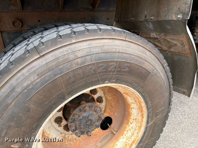 image for item MZ9825 2011 International 7400 dump truck