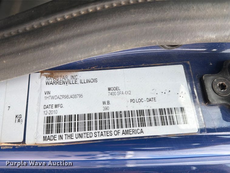 image for item MZ9825 2011 International 7400 dump truck