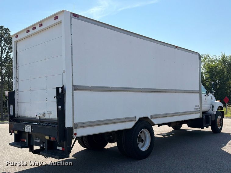 image for item MZ9828 1998 GMC C6500 box truck