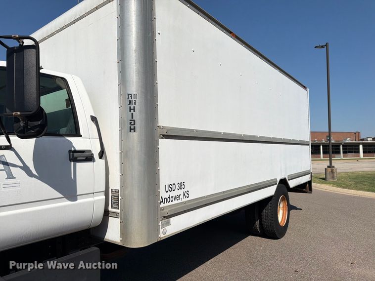 image for item MZ9828 1998 GMC C6500 box truck