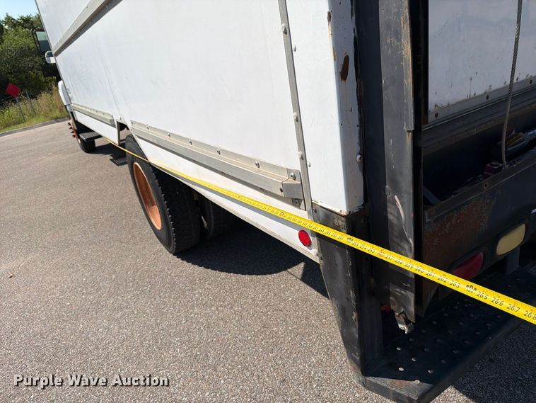 image for item MZ9828 1998 GMC C6500 box truck